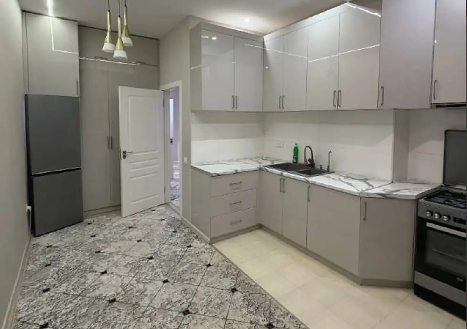 3-комн. квартира, 4 этаж, 106 м², Лучоб — фото 2