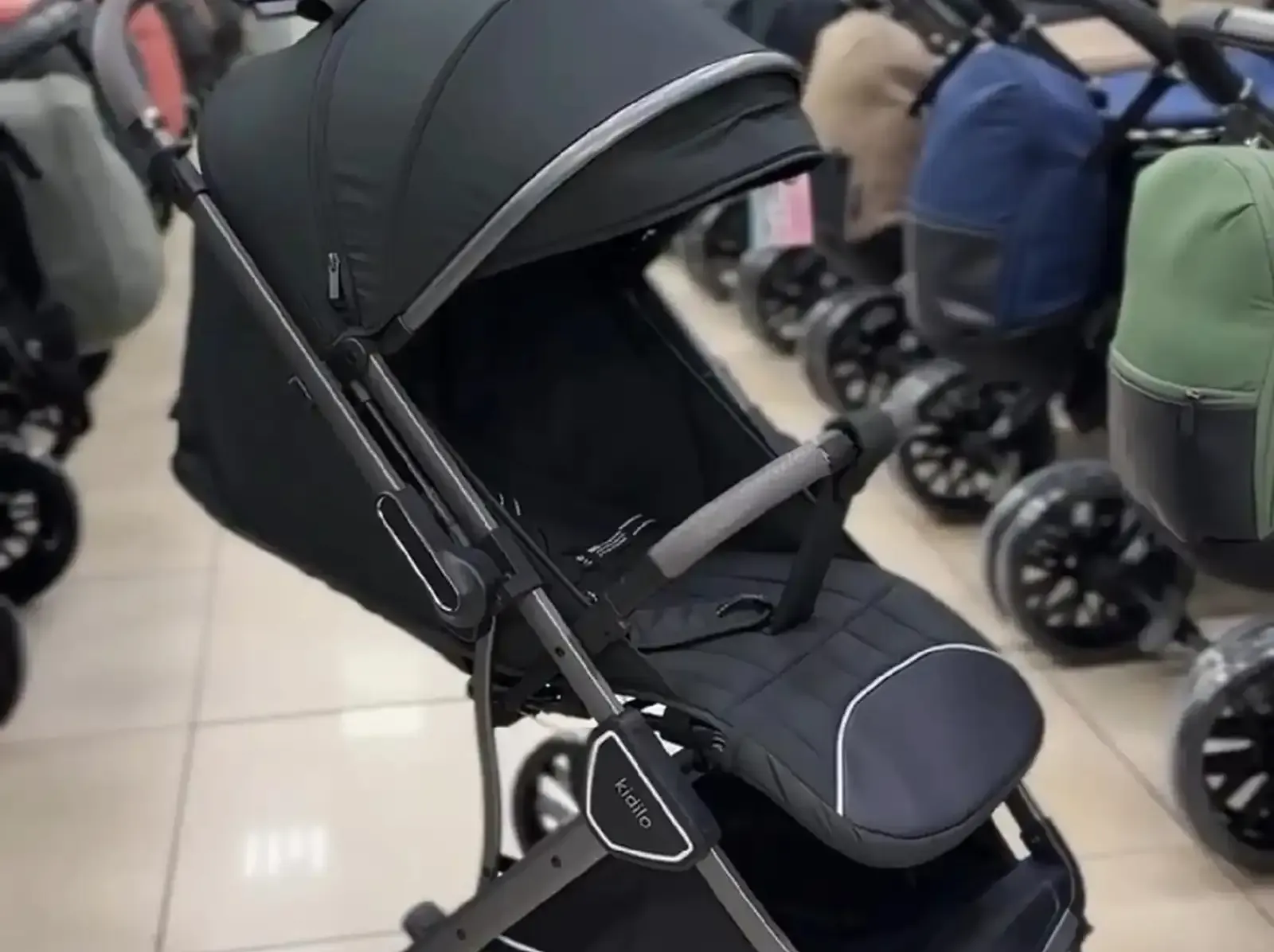 Прогулочная коляска Kidilo K101F