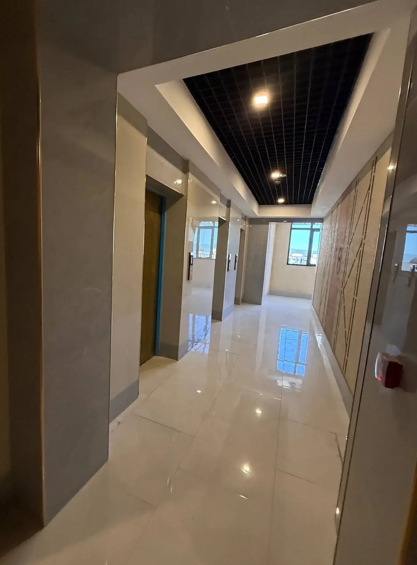 3-комн. квартира, 18 этаж, 81 м², И Сомони — фото 2