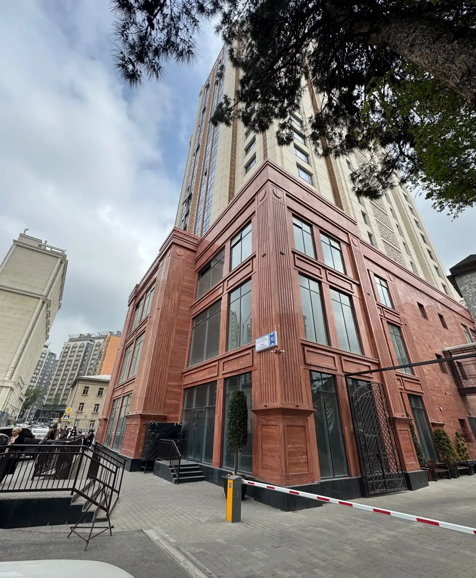 3-комн. квартира, 15 этаж, 137 м², Сомони, Опера балет — фото 2