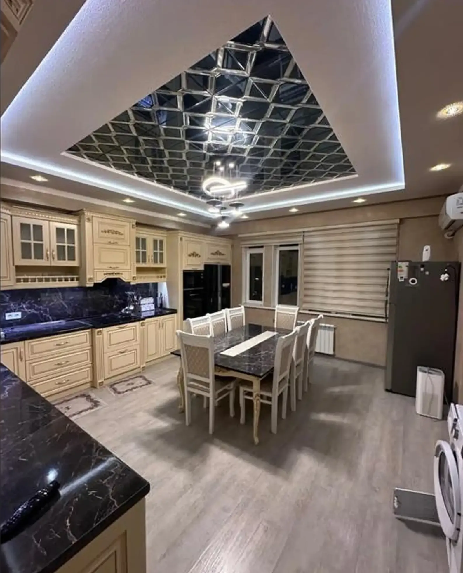 4-комн. квартира, 12 этаж, 180м², И Сомони