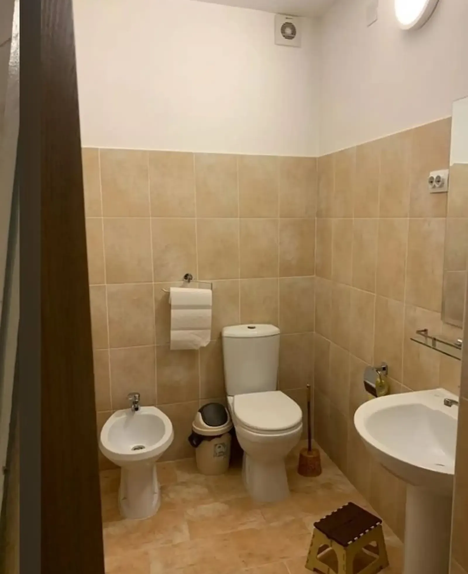 1-этажный, 6 комнатный дом, 340 м², Сомони