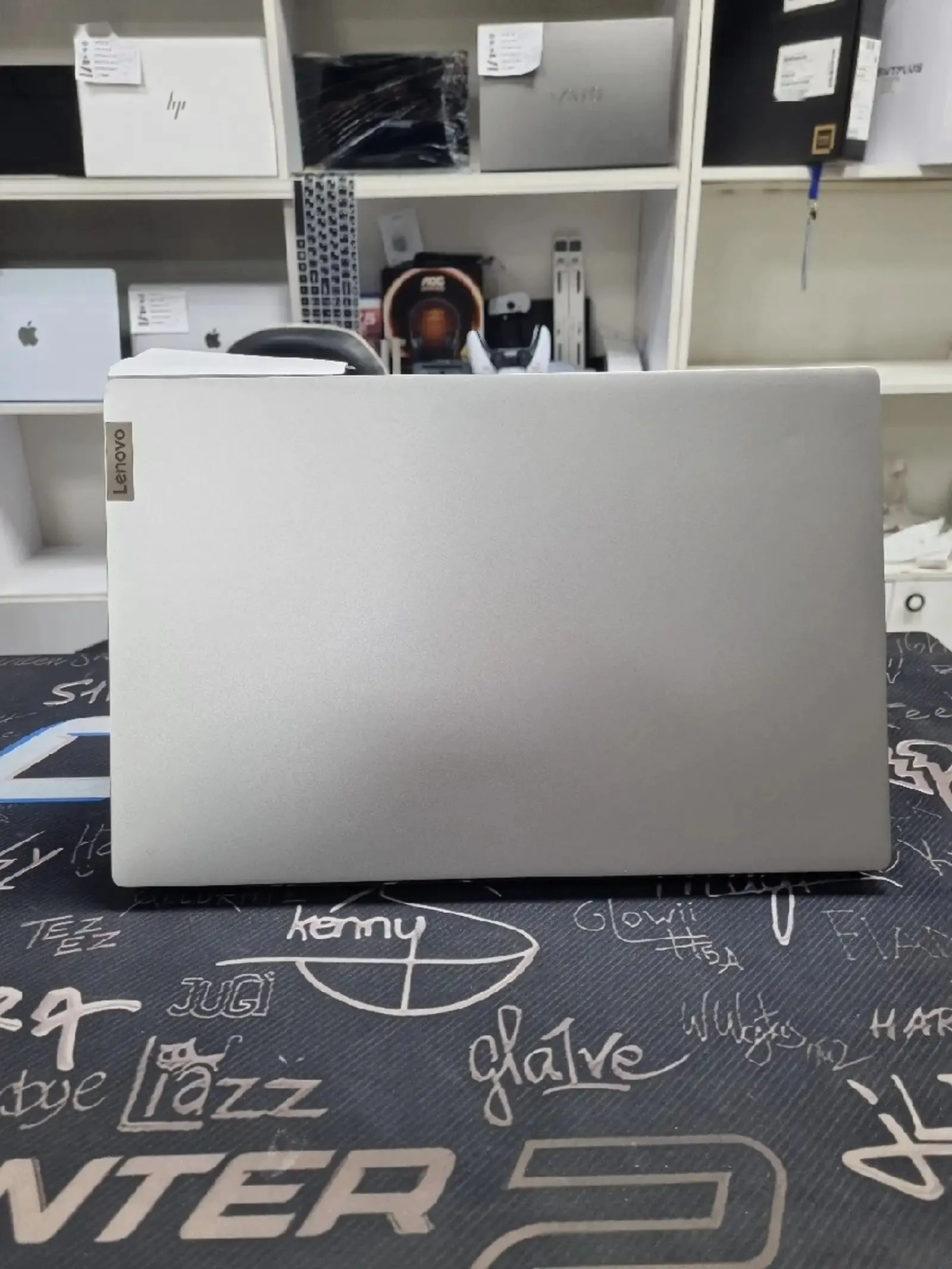 Ноутбук Lenovo AMD Ryzen 7 5700U 4.3 GHz 8 ядрно AMD RADEON 4GB 16gb/512gb