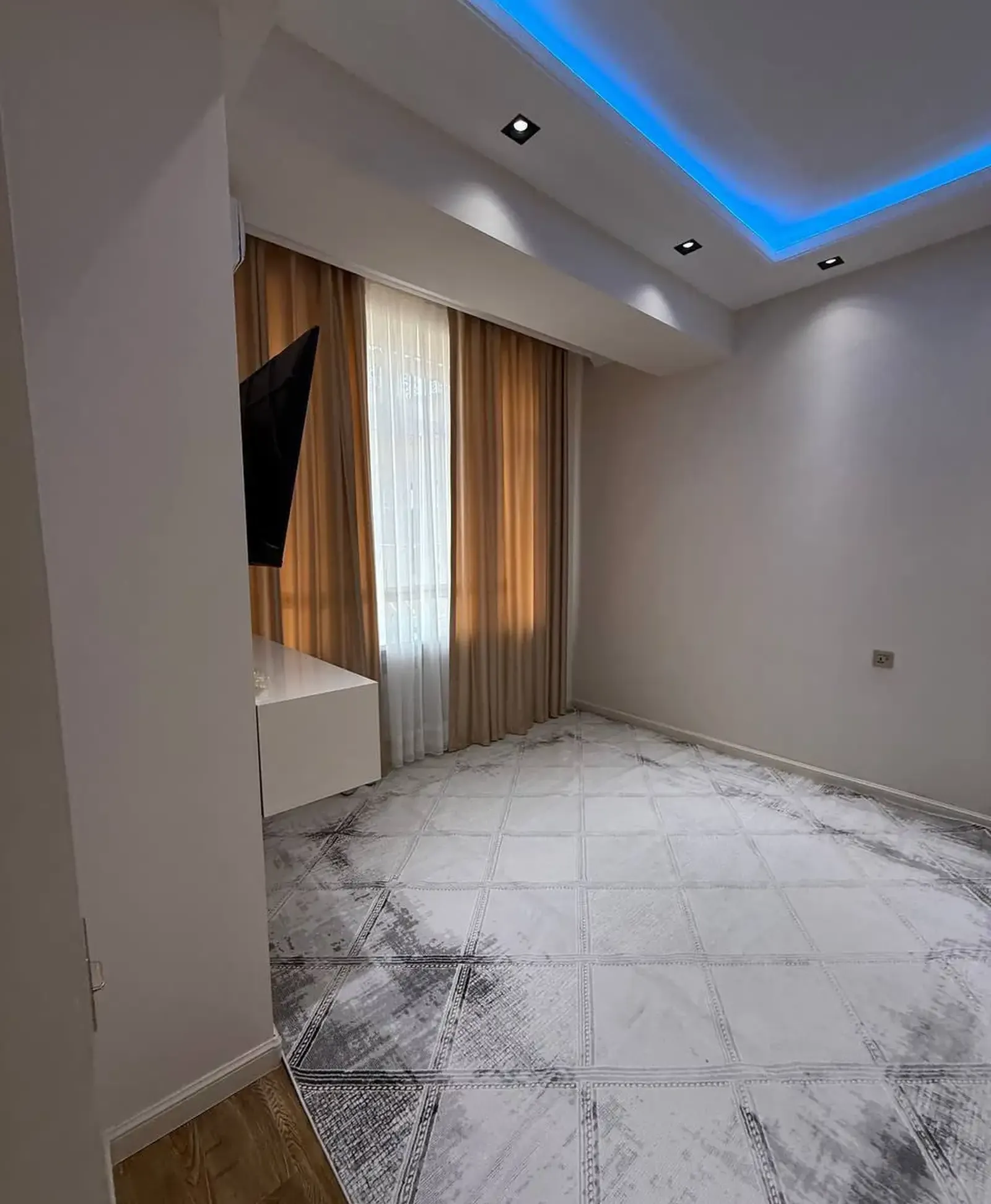 2-комн. квартира, 19 этаж, 50 м², Исмоили Сомони, Альфемо