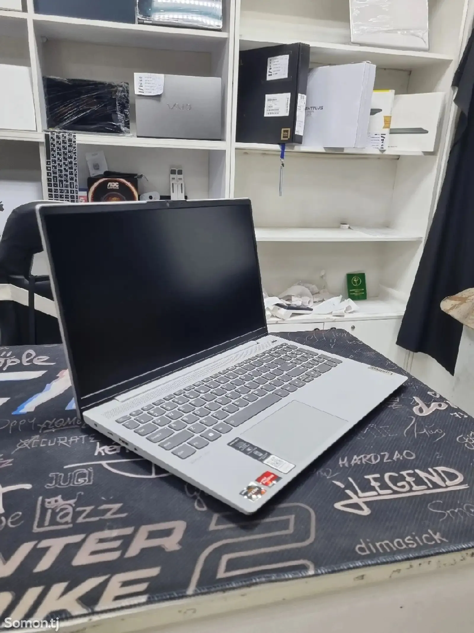 Ноутбук Lenovo AMD Ryzen 7 5700U 4.3 GHz 8 ядрно AMD RADEON 4GB 16gb/512gb