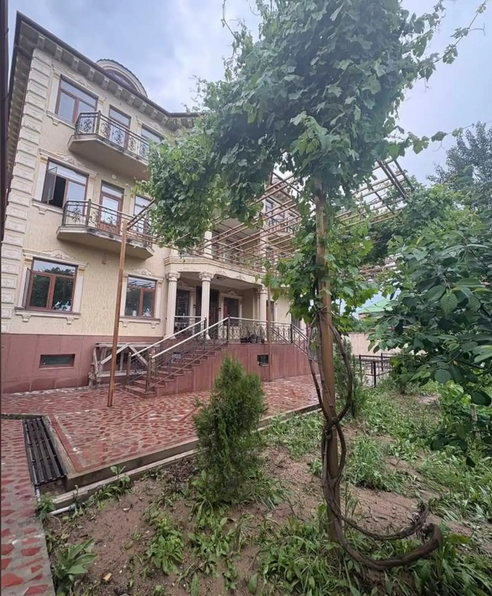 3-этажный, 10 комнатный дом, 750 м², Сино — фото 4