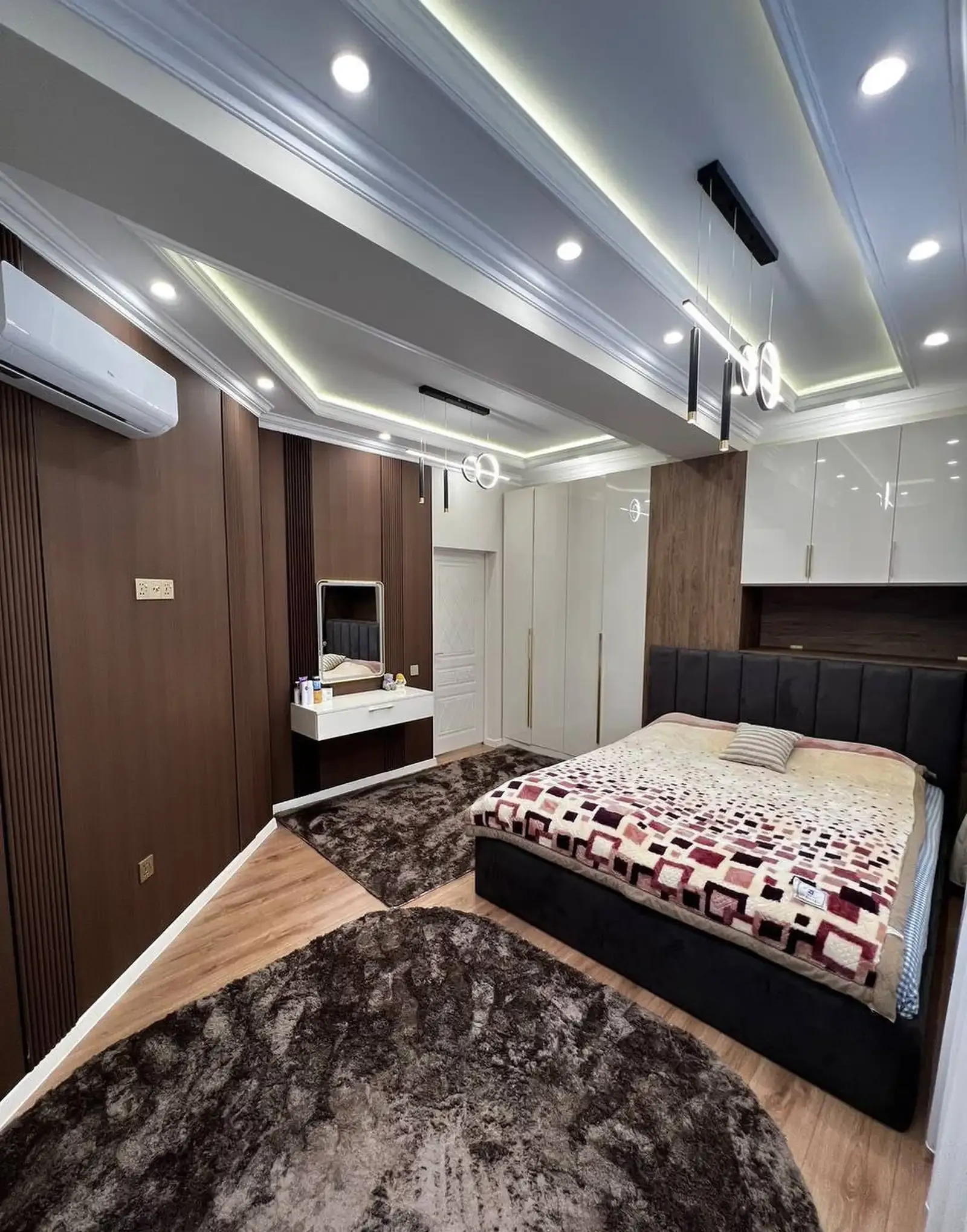 3-комн. квартира, 4 этаж, 93 м², Фирдавси — фото 4