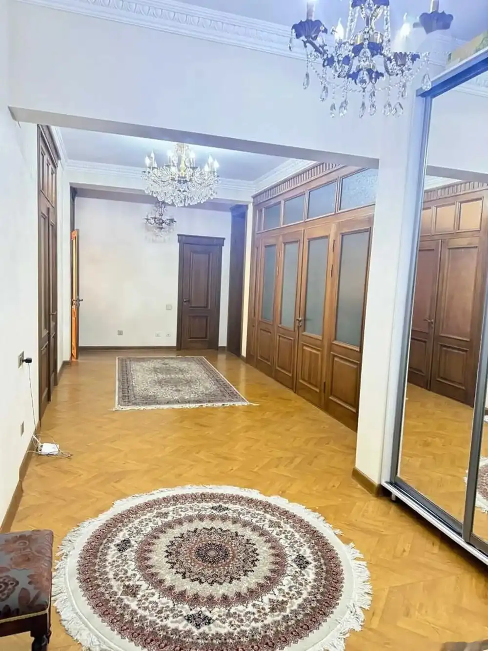 5-комн. квартира, 4 этаж, 260м², И Сомони