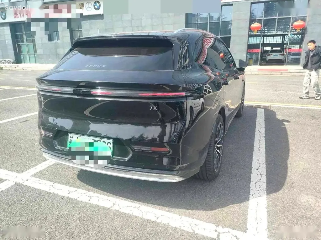 Zeekr 7X, 2025