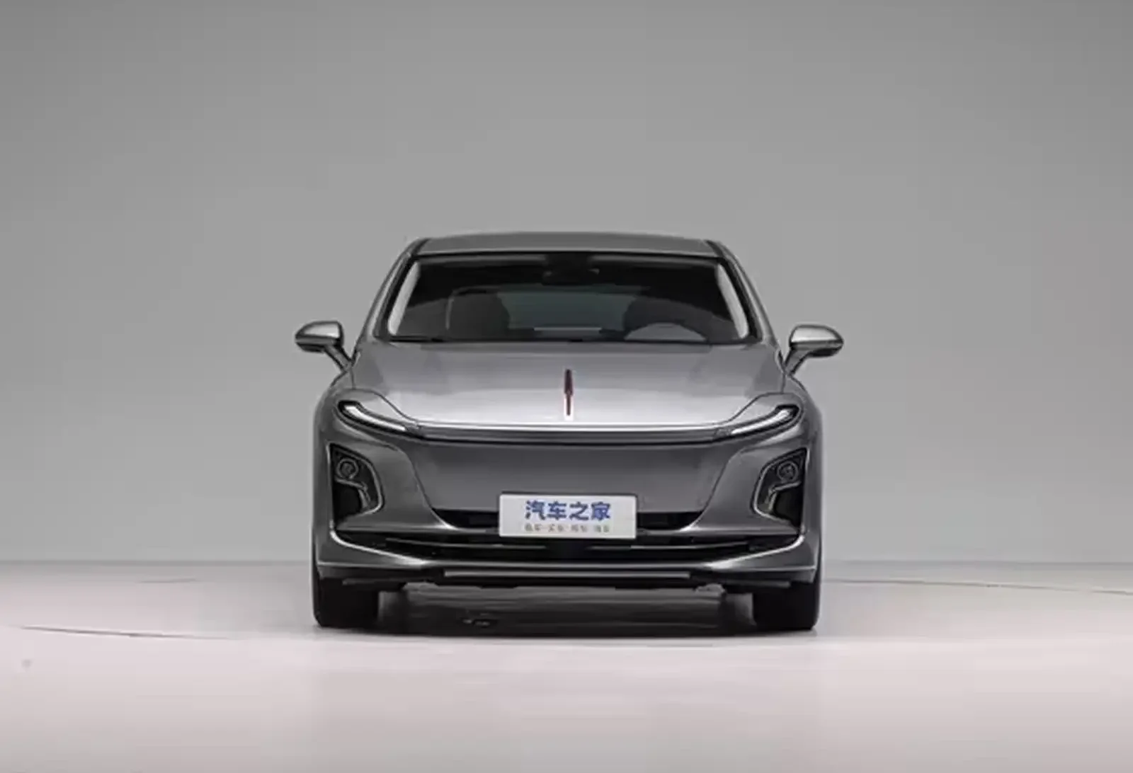 Hongqi E-QM5, 2026