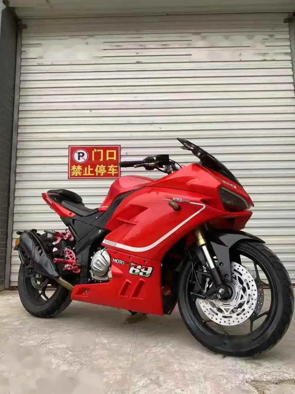 Мотоцикл Ducati — фото 4