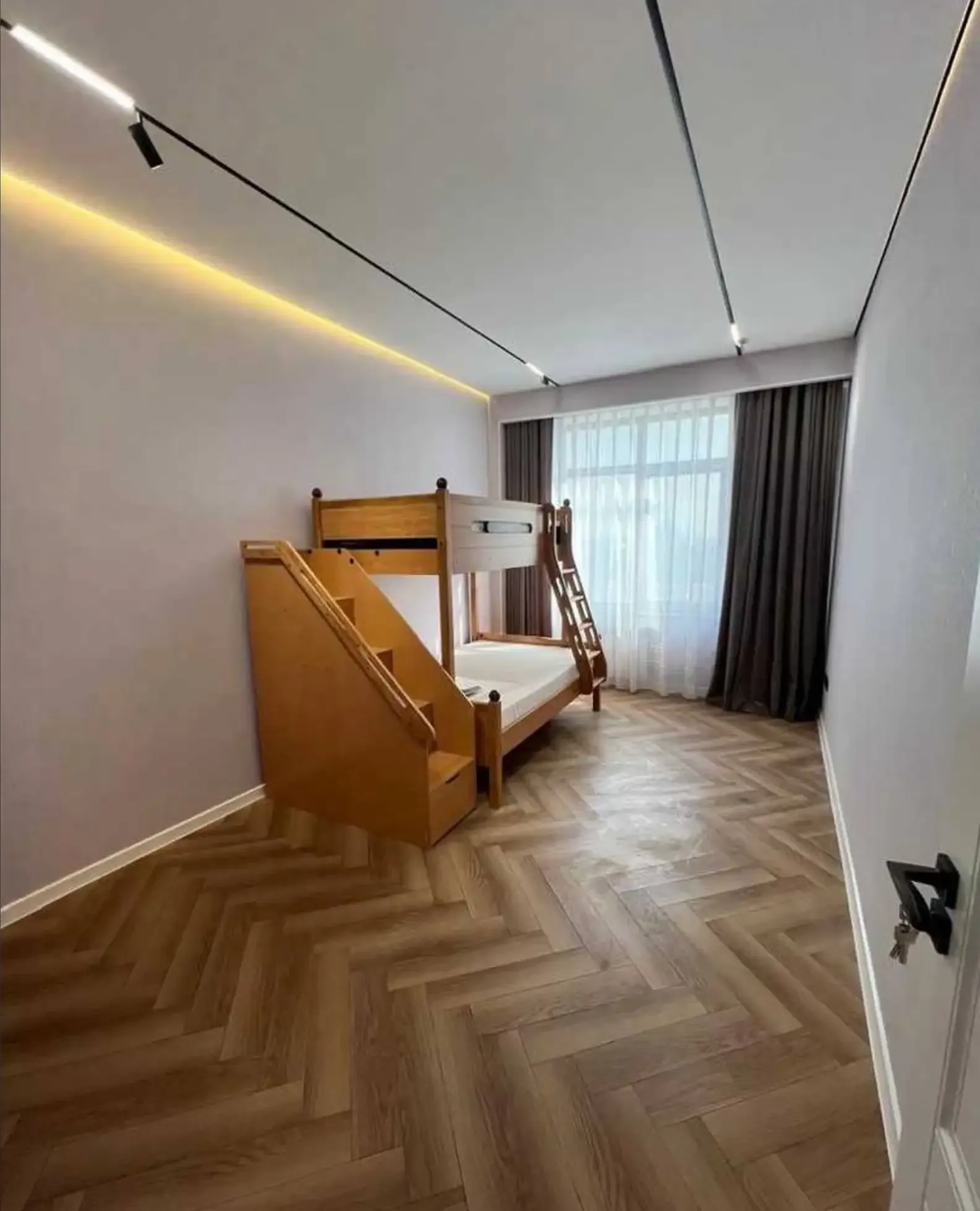 3-комн. квартира, 9 этаж, 95 м², Шохмансур — фото 4