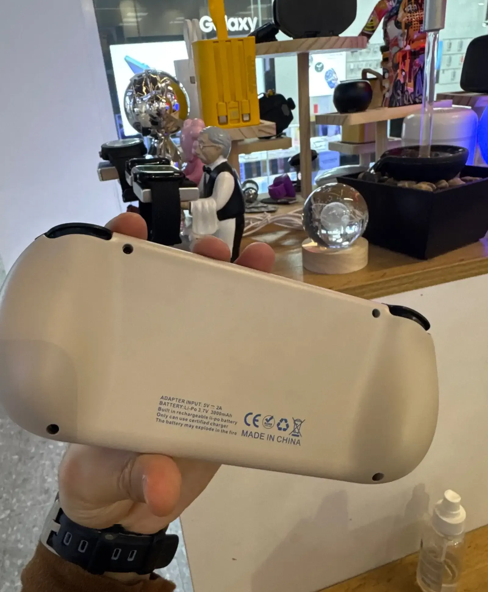 Приставка ретро игровая консоль портативная SJGAM M22 Pro