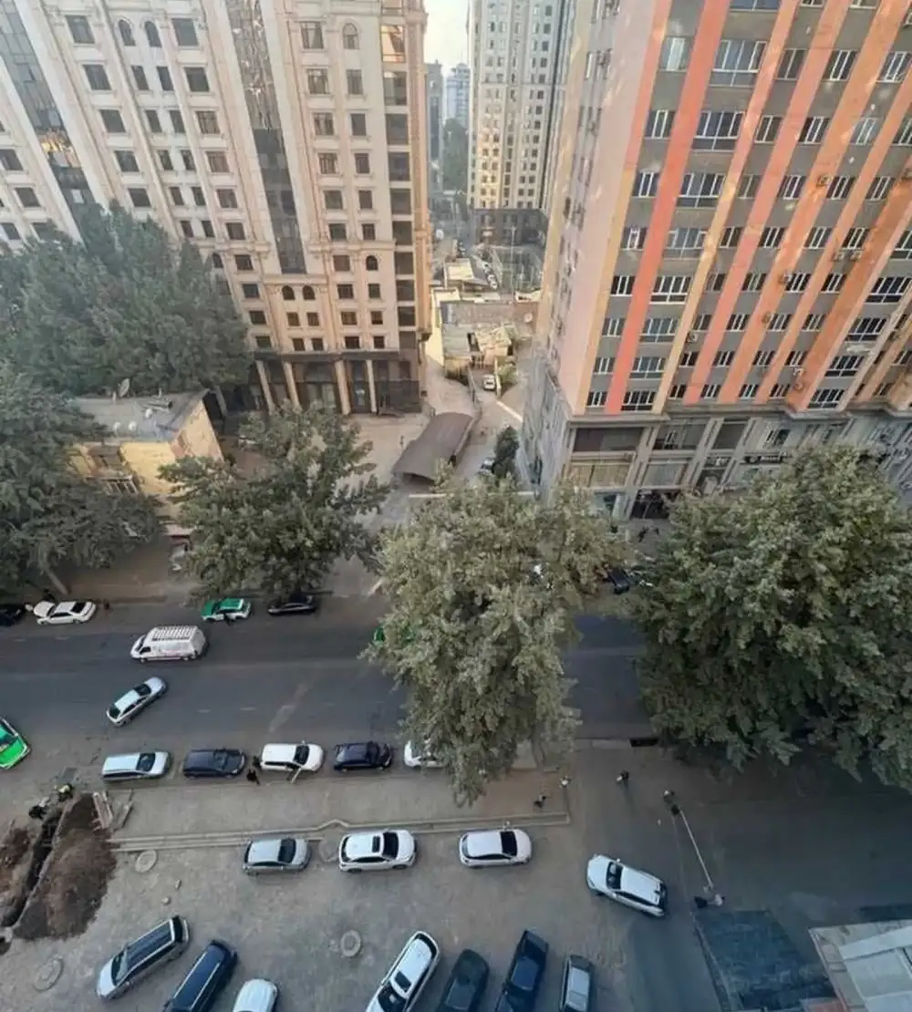 3-комн. квартира, 10 этаж, 132 м², Исмоили Сомони — фото 3