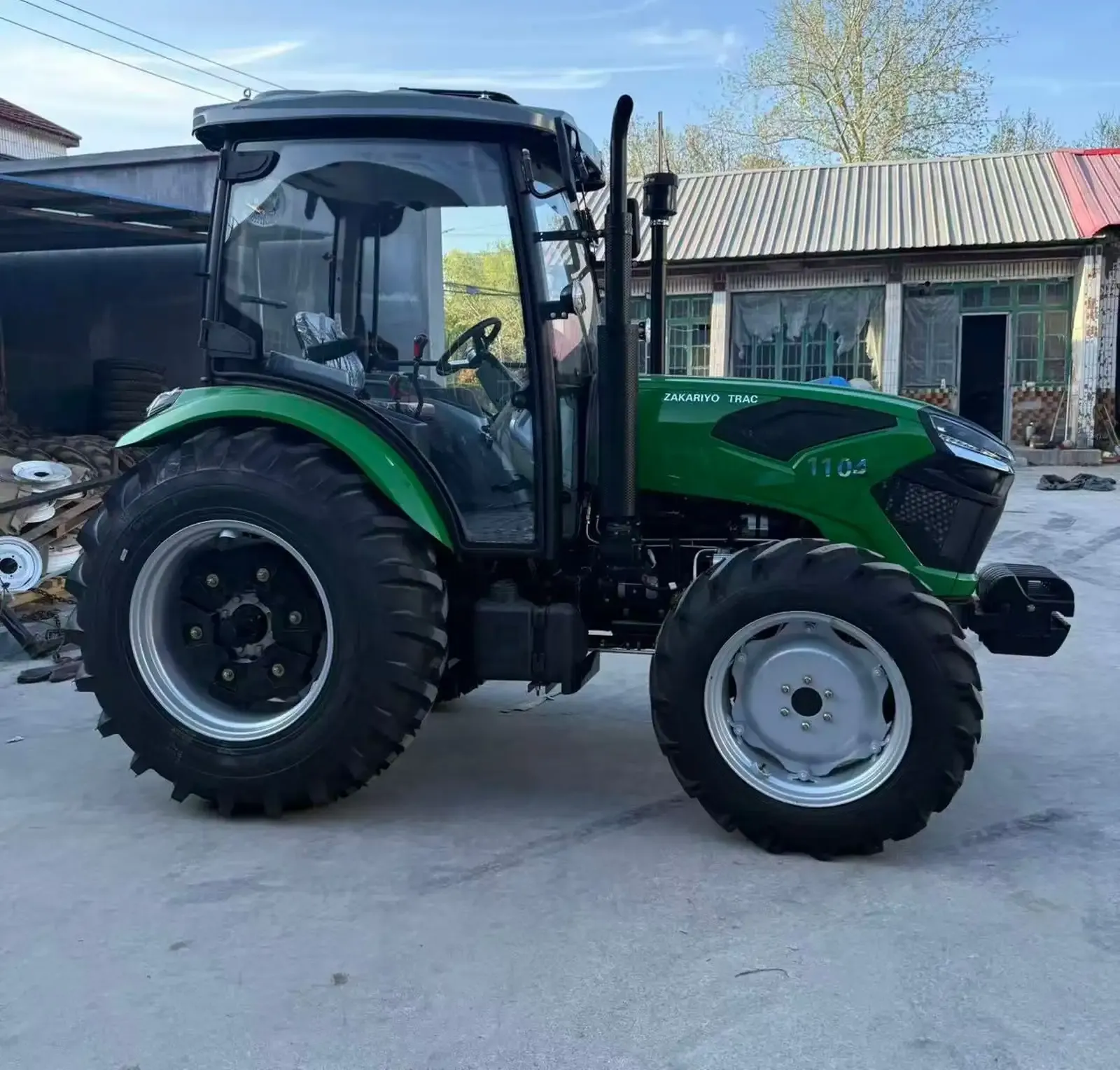 Трактор 1104