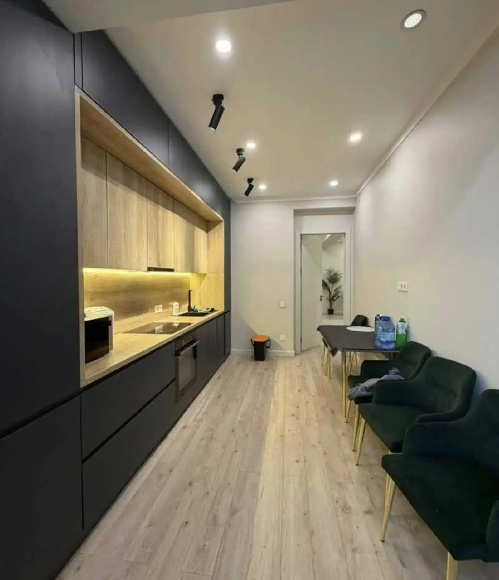3-комн. квартира, 13 этаж, 110м², И. Сомони, Ашан