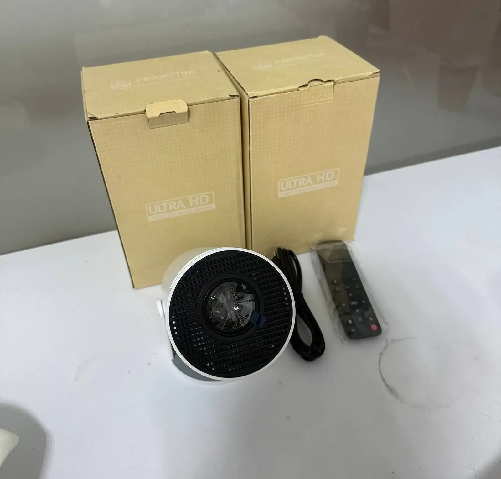 Проектор HY300