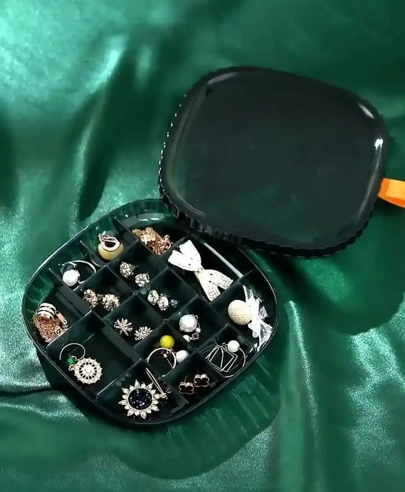 Шкатулка для украшений