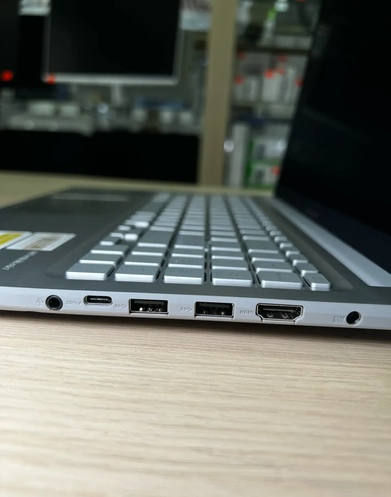 Ноутбук Asus Vivobook core i5 16/SSD512GB