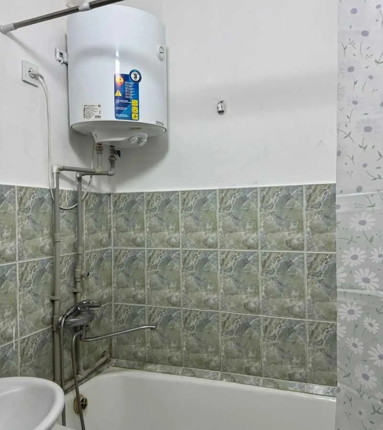 3-комн. квартира, 1 этаж, 70м², Сино