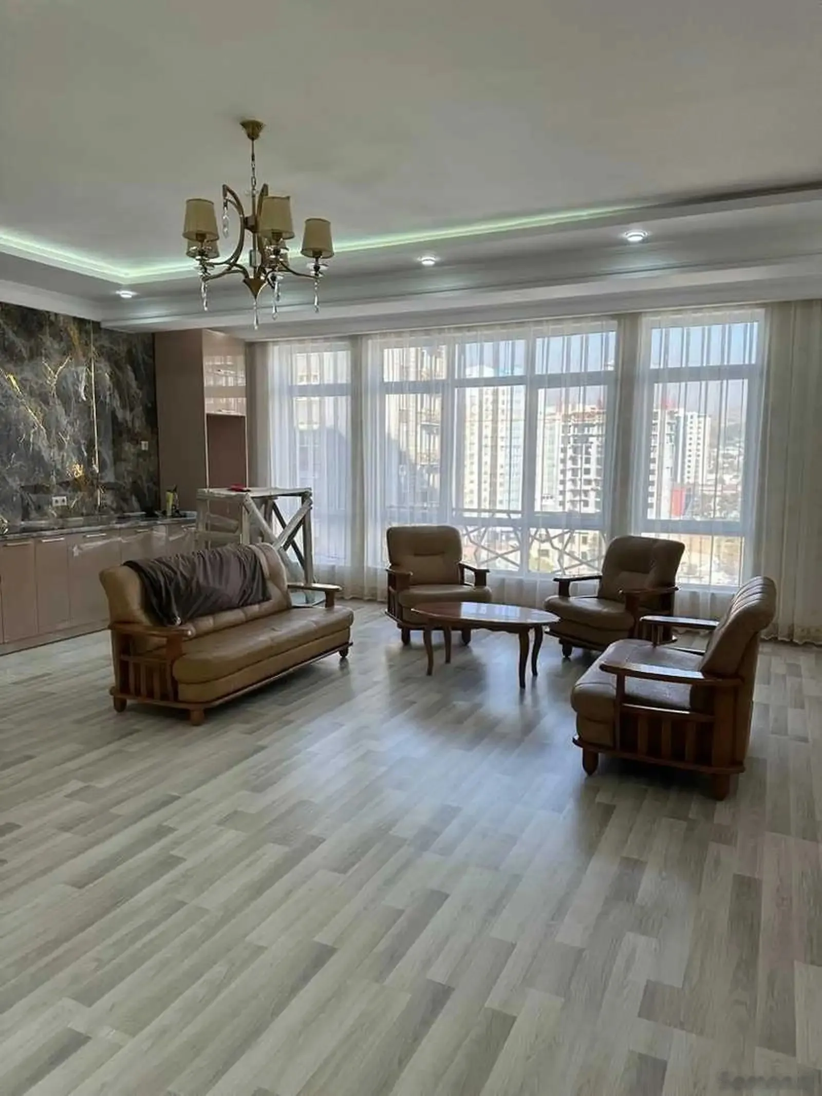 3-комн. квартира, 10 этаж, 95м², Овир, Султанбей — фото 2