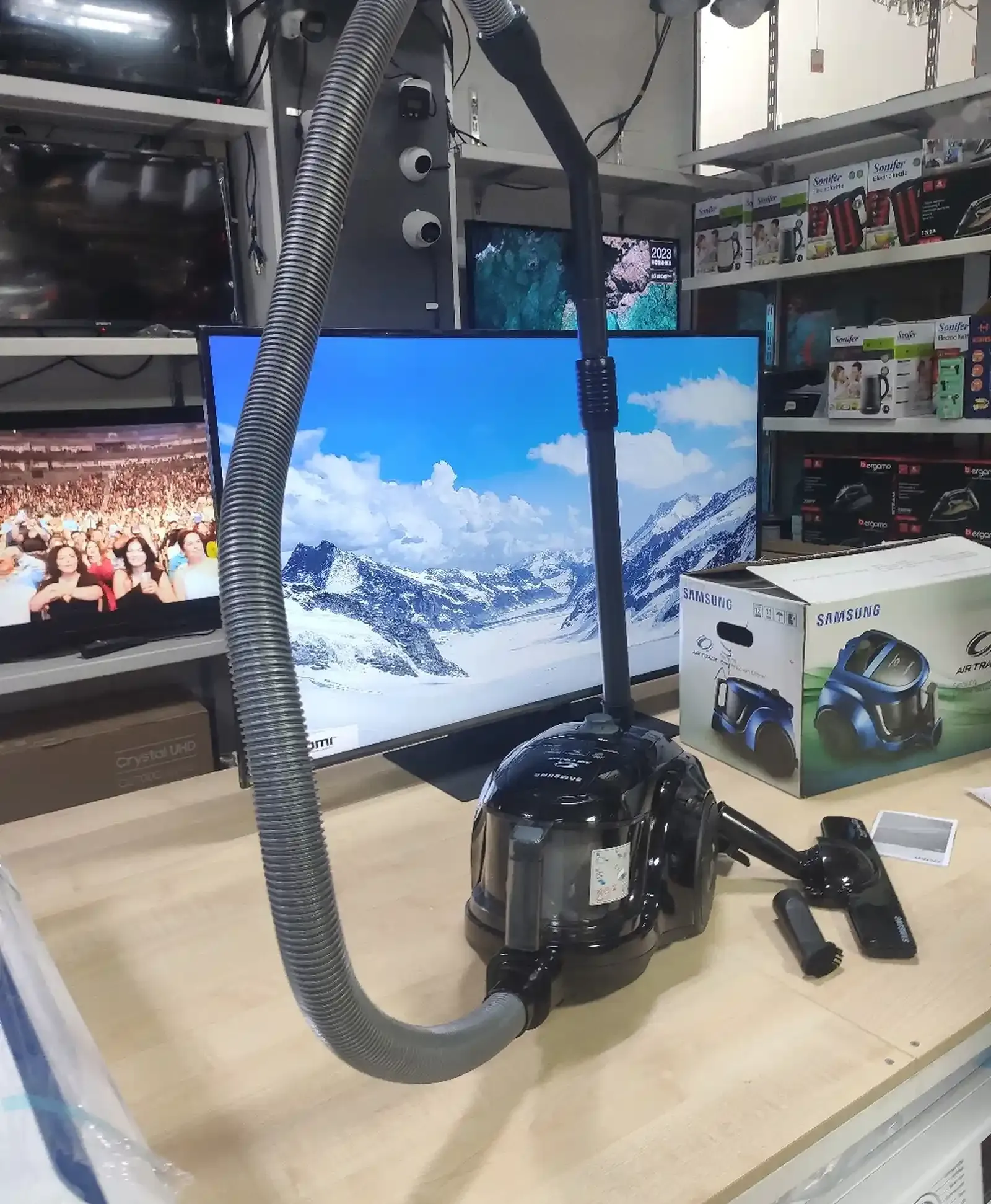Пылесос Samsung 2000W