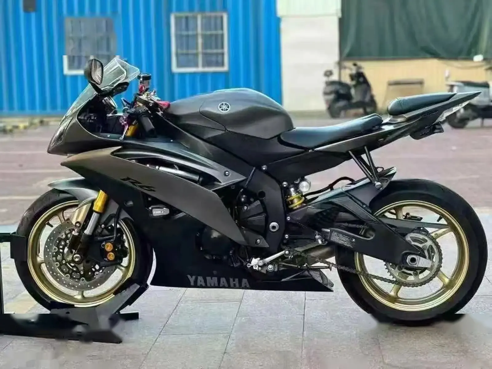 Мотоцикл Yamaha R — фото 4