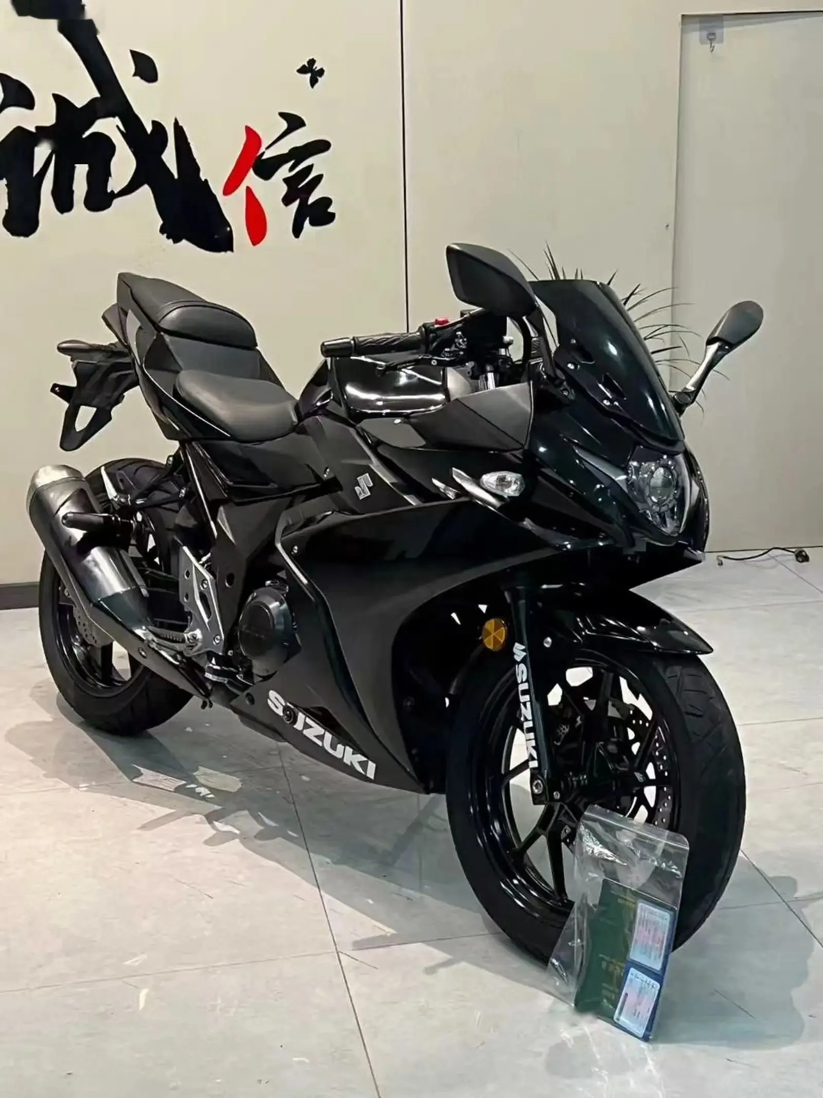 Мотоцикл Suzuki GSX — фото 2