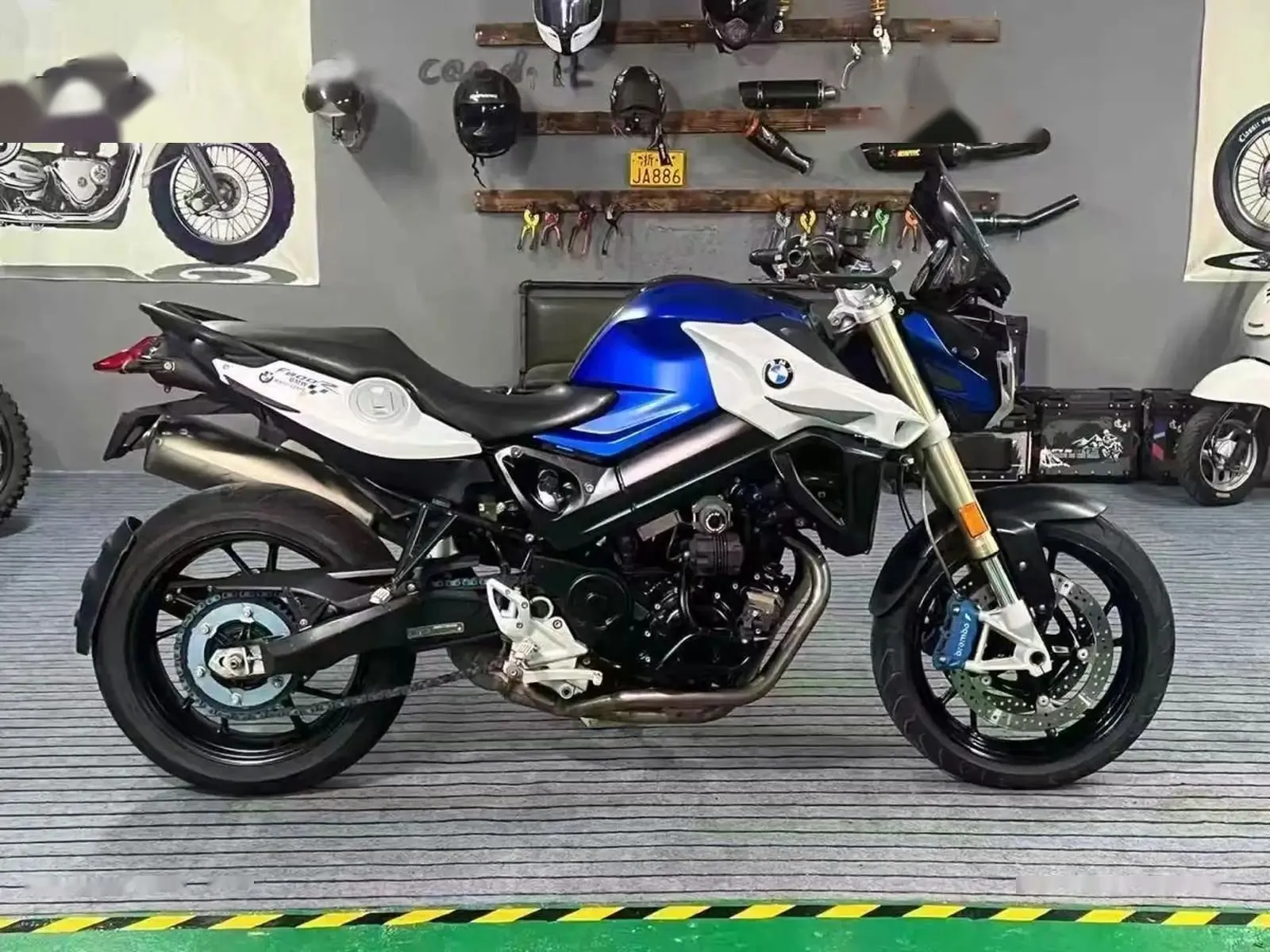 Мотоцикл BMW F800R