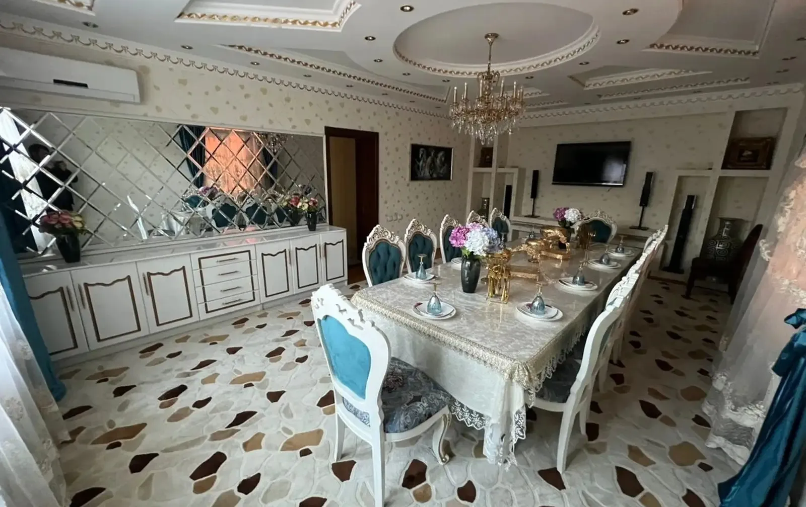 3 этажн. 13-комн. дом, 10 соток, Круги Ором