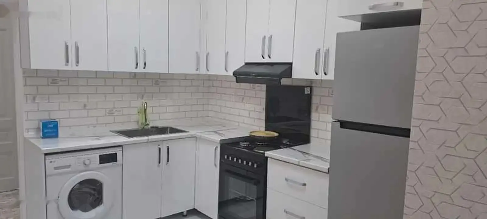 2-комн. квартира, 13 этаж, 75м², Голубой экран — фото 8
