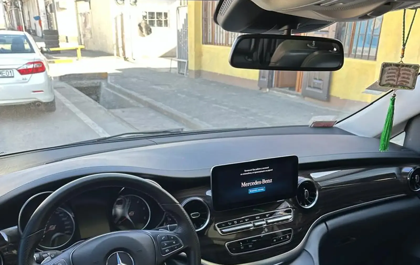Автомобили для гостей в аренду