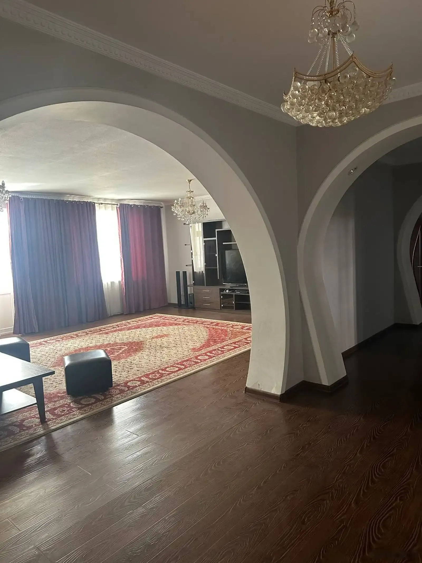 3-комн. квартира, 2 этаж, 203м², Дом печати