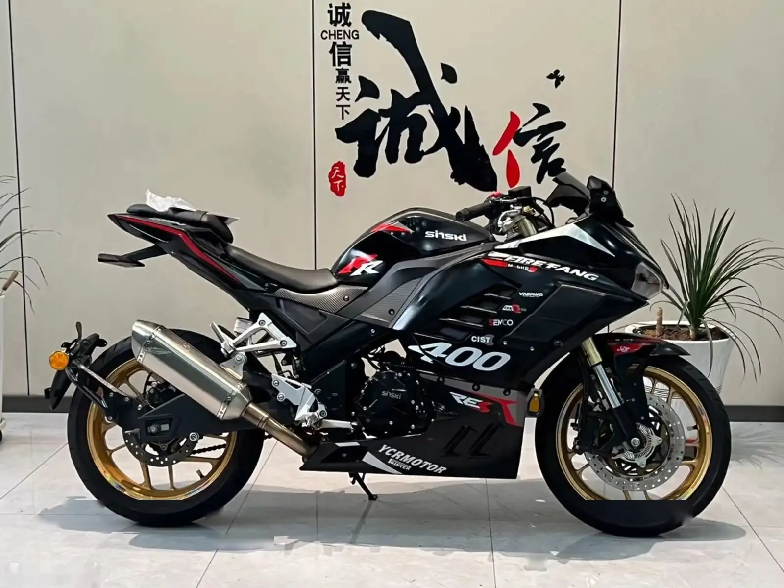 Мотоцикл Ducati 400 cc