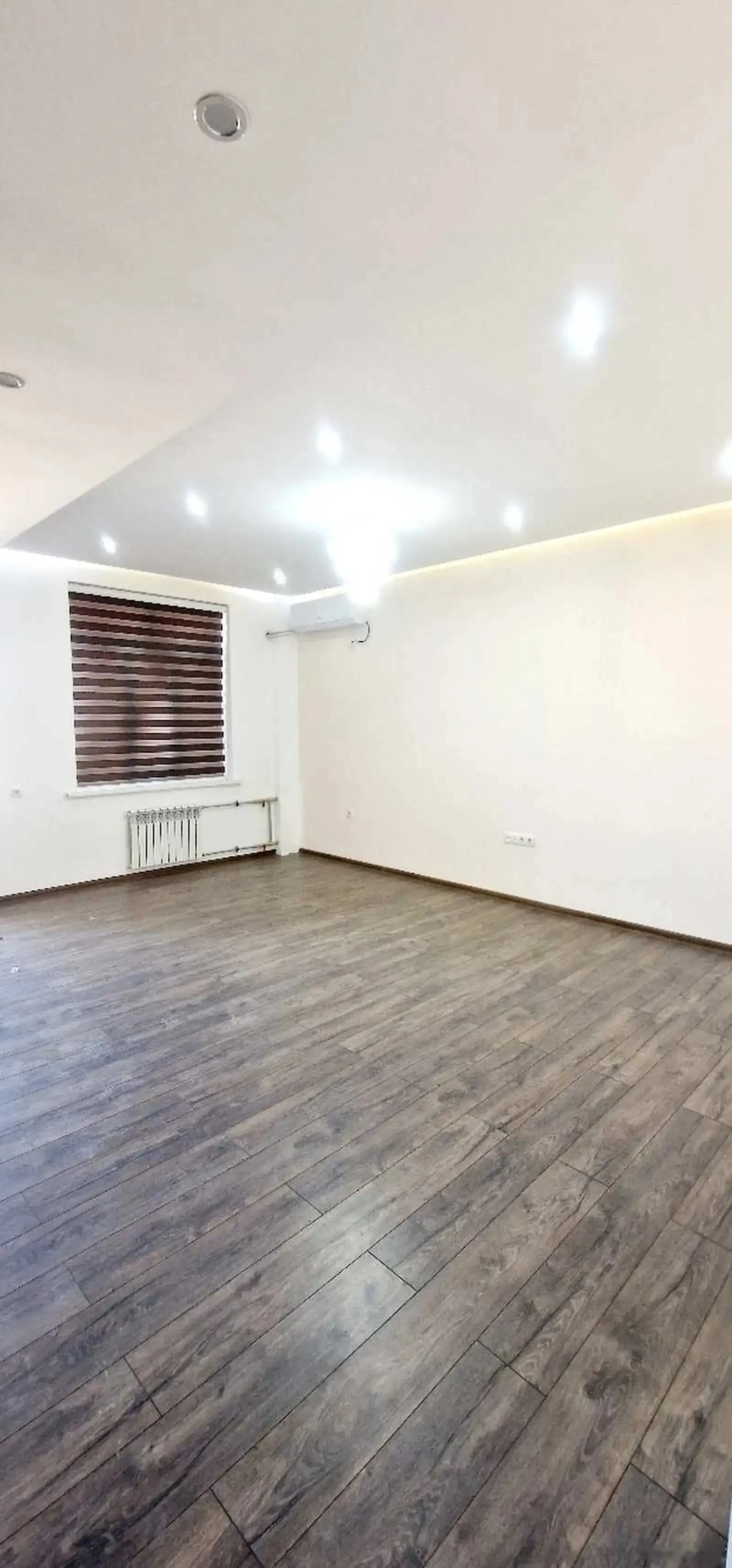 3-комн. квартира, 12 этаж, 122м², 102мкр