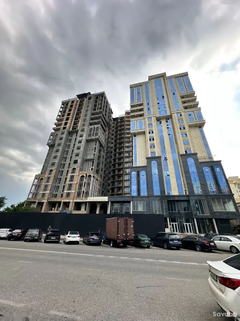 3-комн. квартира, 7 этаж, 100 м², Улица Гаффора Валаматзаде 8/3, Сзади Хукумата Шохмансур, Район Шохмансур
