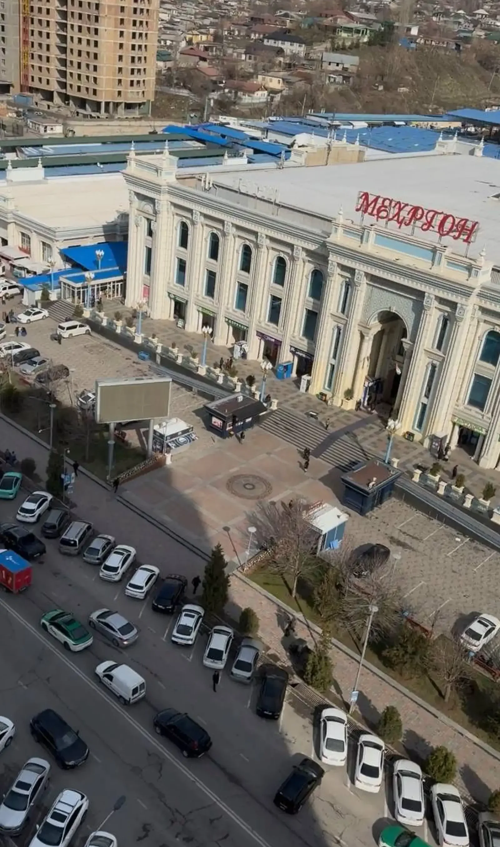 3-комн. квартира, 9 этаж, 122 м², Исмоили Сомони Мехргон — фото 2