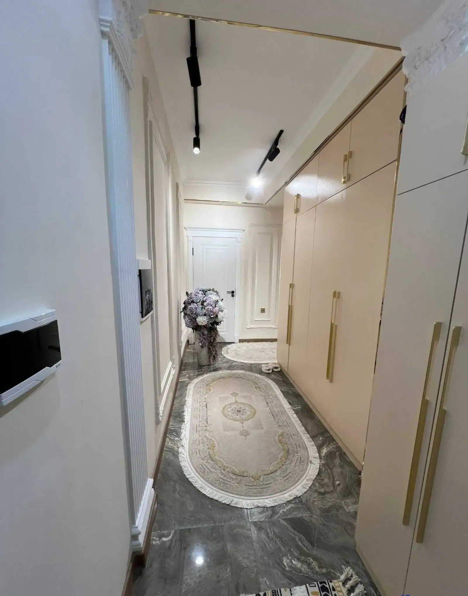 3-комн. квартира, 14 этаж, 86 м², Фирдавси, Ҷалҷам — фото 11