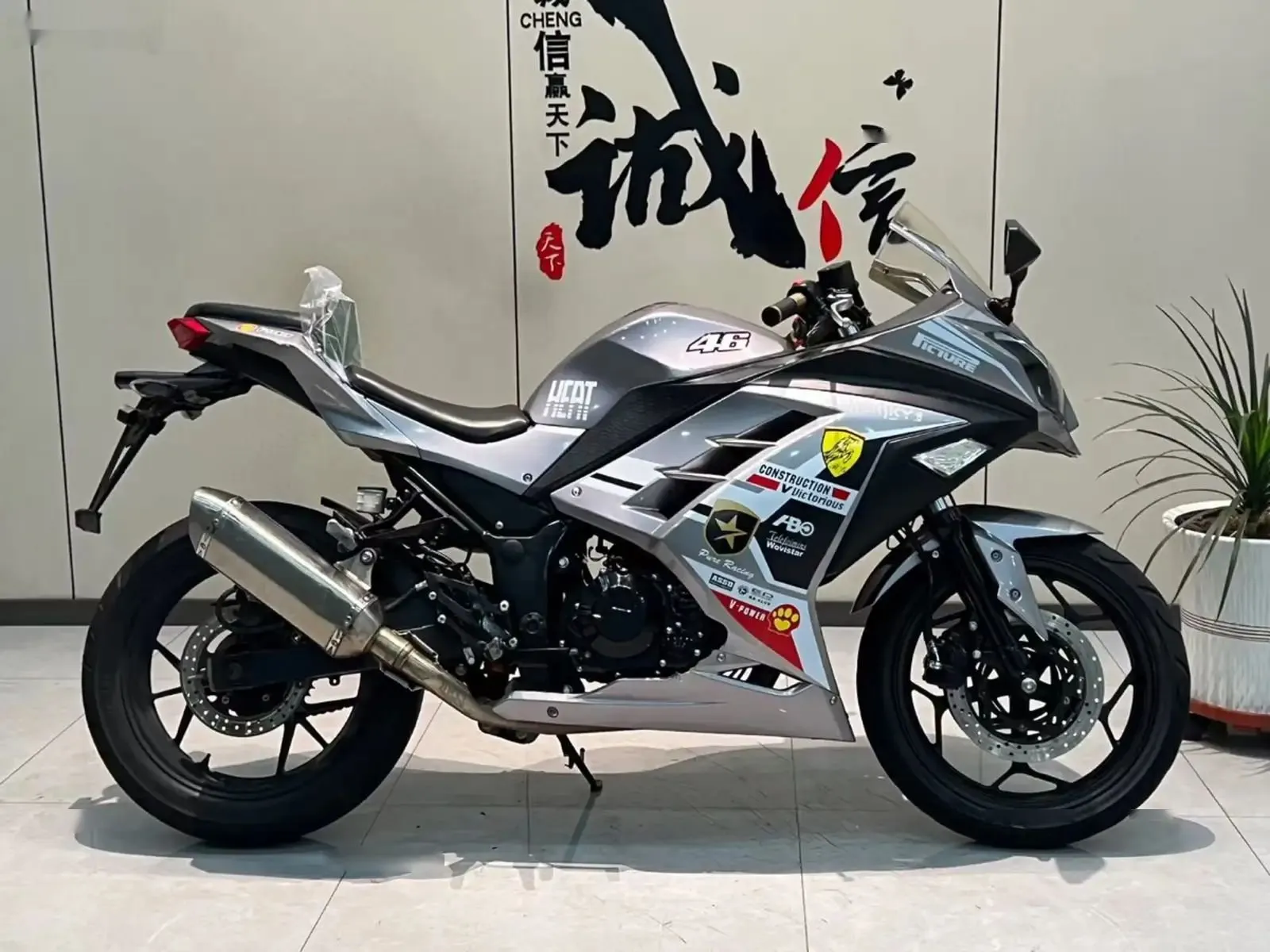 Мотоцикл Kawasaki 400 cc