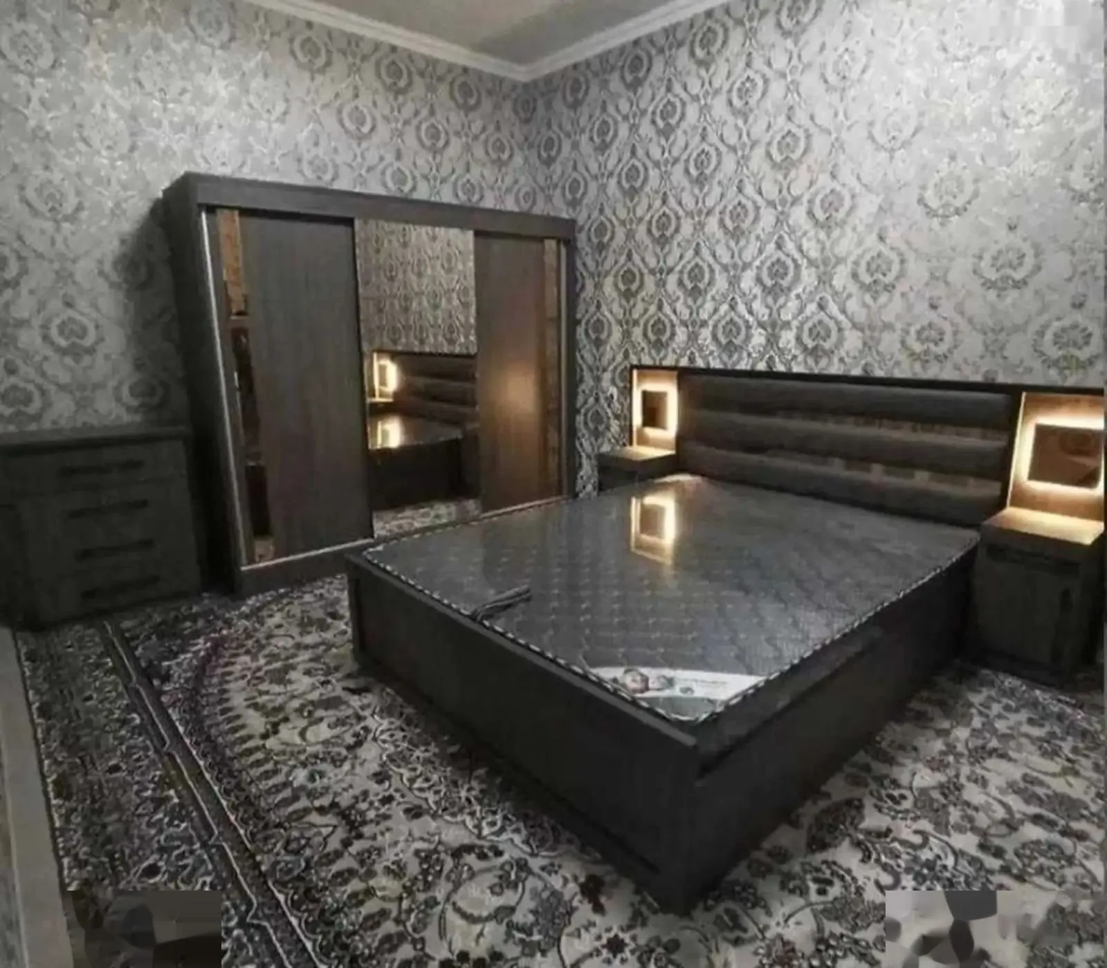 Спальный гарнитур