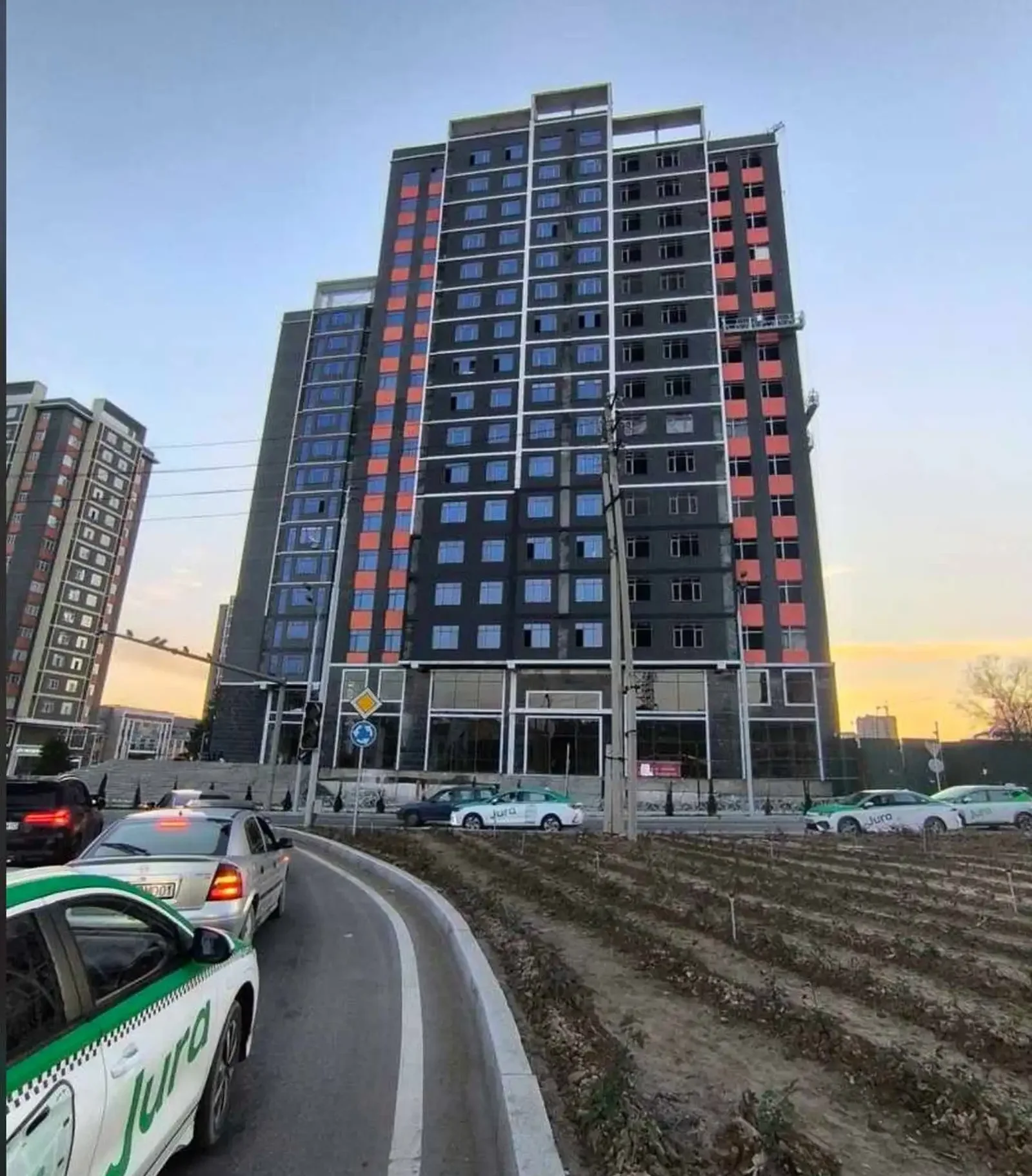 2-комн. квартира, 13 этаж, 65 м², Исмоили Сомони — фото 2
