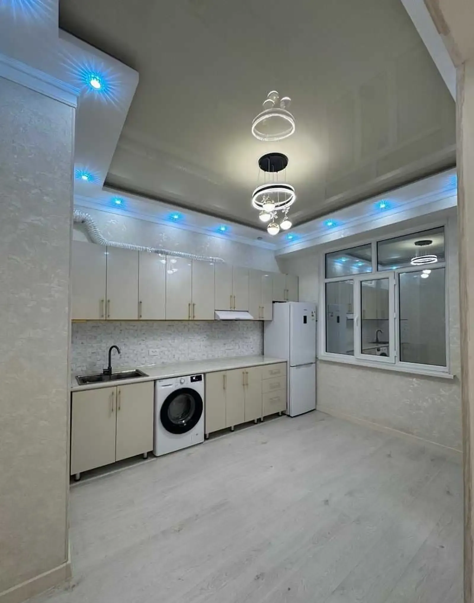 2-комн. квартира, 17 этаж, 73 м², Фирдавси — фото 5