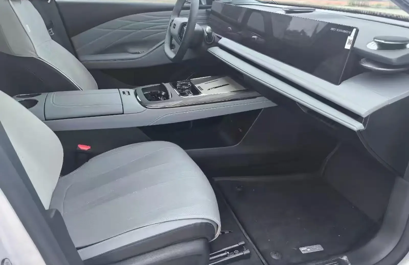 Geely Galaxy E8, 2025