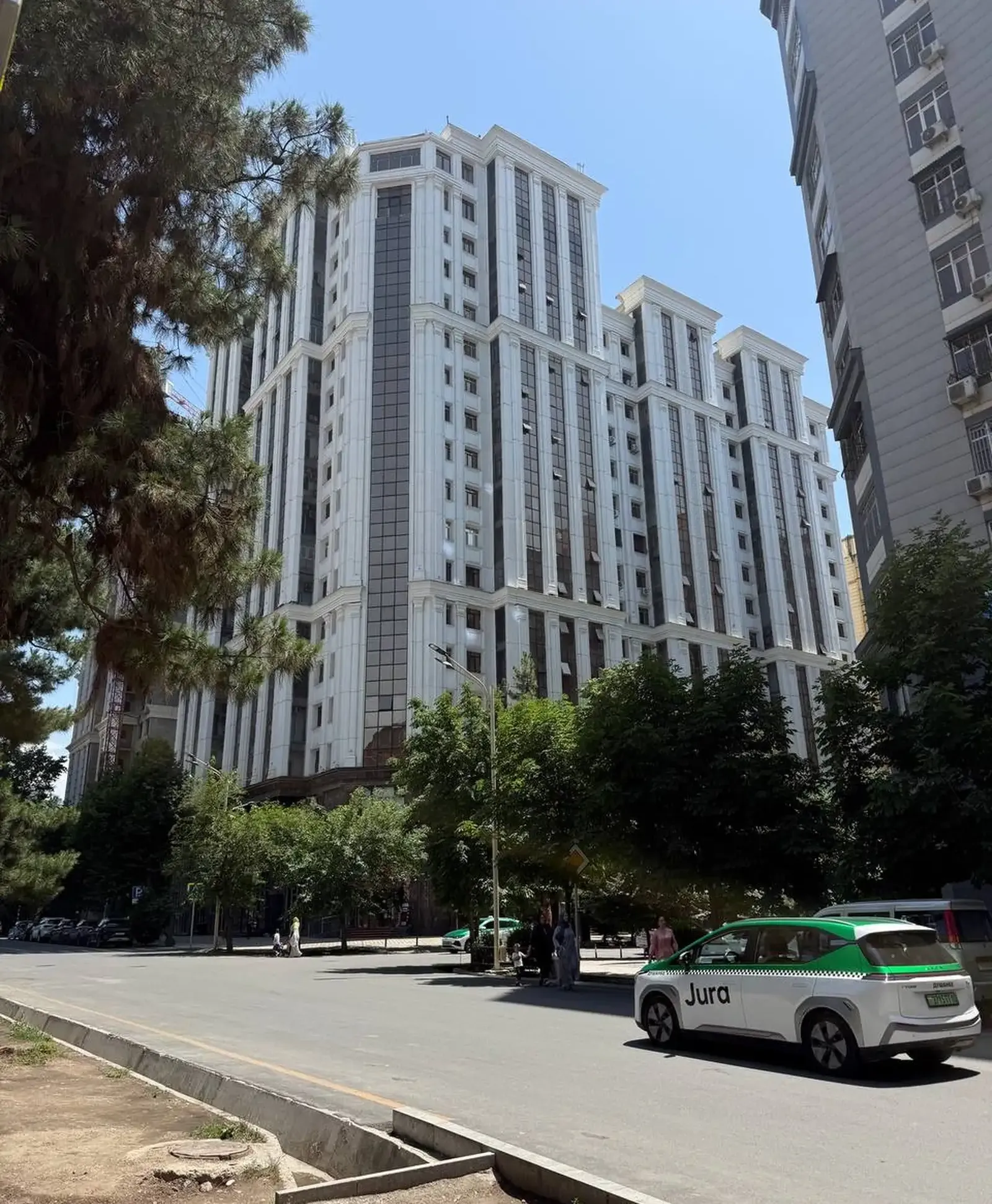 3-комн. квартира, 16 этаж, 206 м², Шохмансур — фото 2