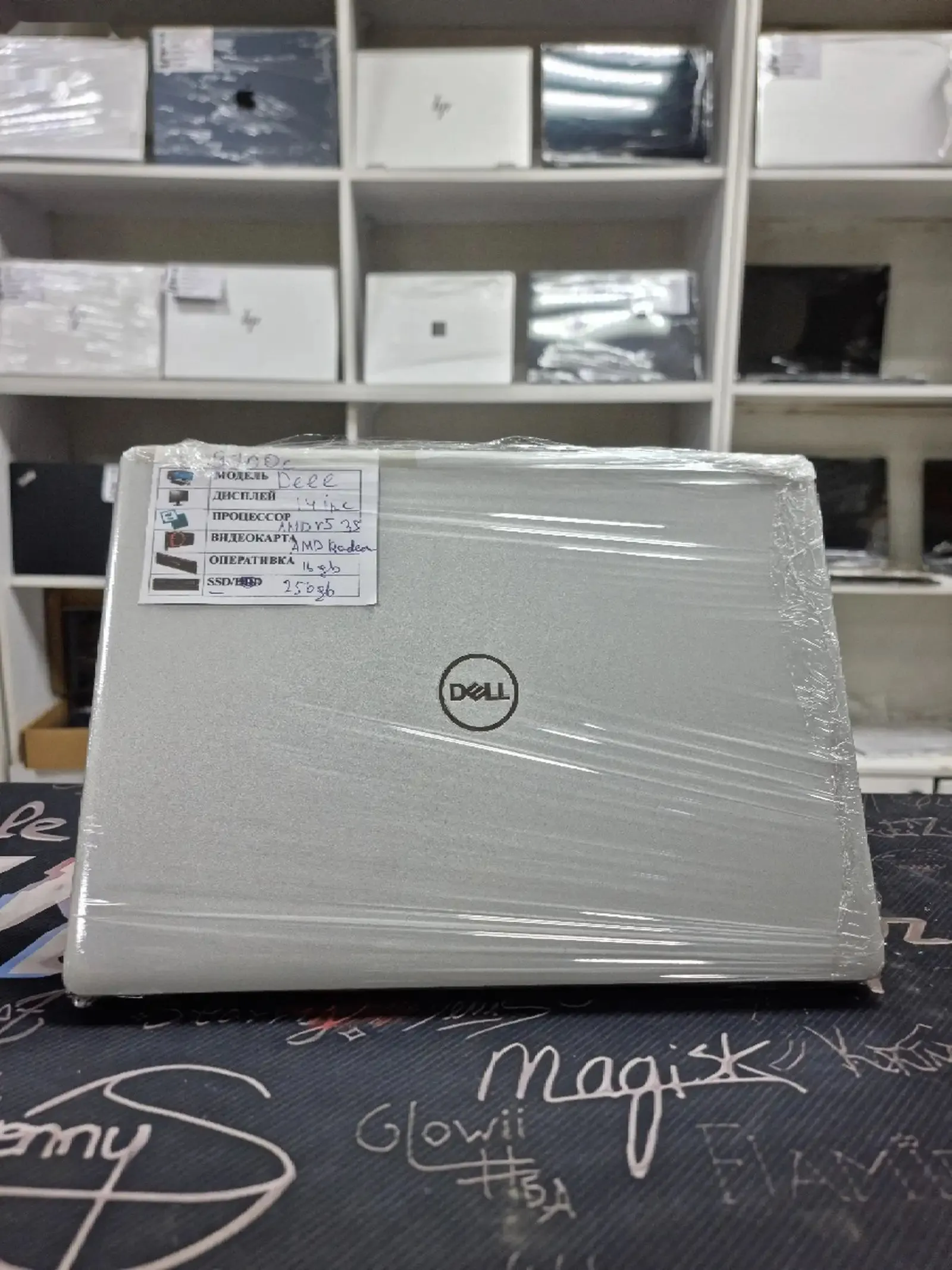 Ноутбук dell 14.0 Ryzen 5 4 ядро RAM 16GB DDR4 SSD 256GB VGA RADEON