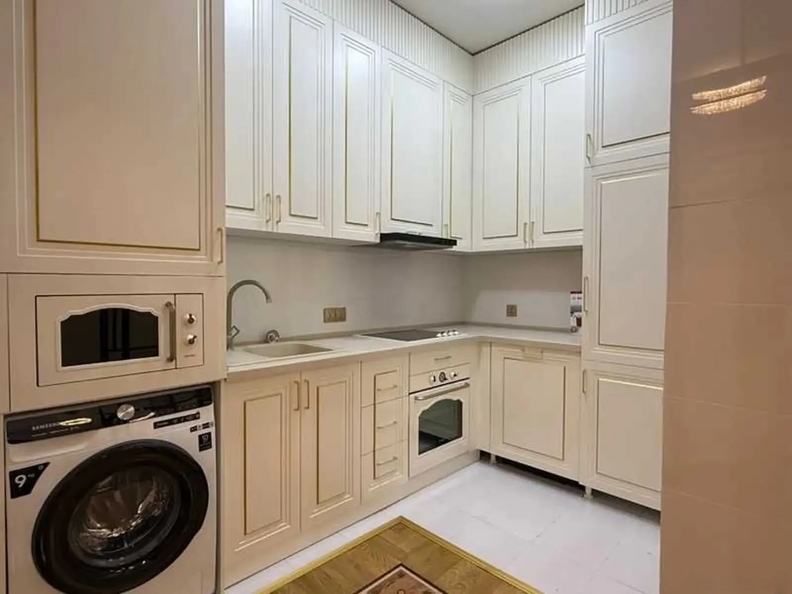 3-комн. квартира, 10 этаж, 110м², И. Сомони