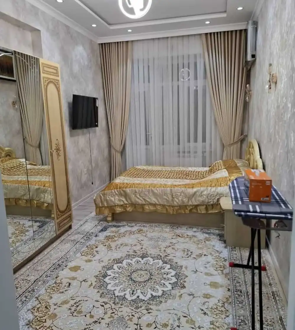 1-комн. квартира, 4 этаж, 60 м², Оперка, напротив парка Куруши Кабир, дом Кафе CAF