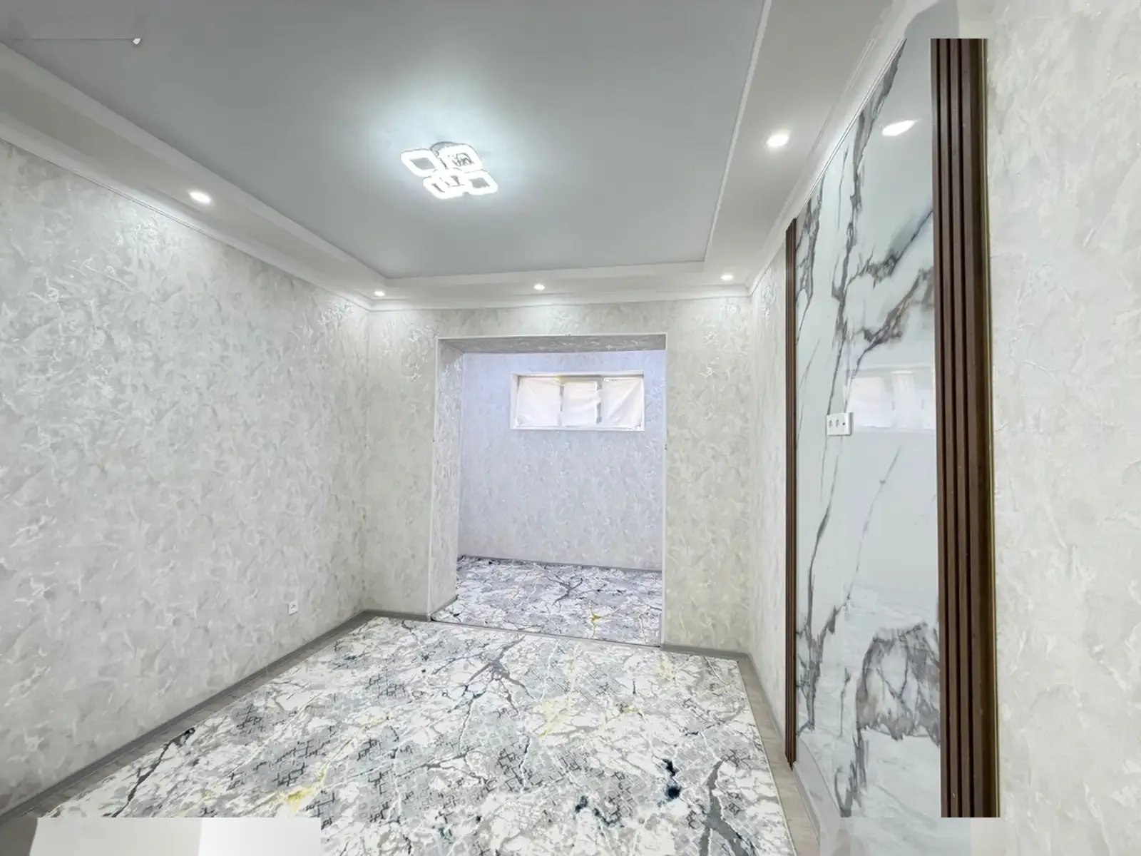 2-комн. квартира, Цокольный этаж, 68 м², 8 мкр — фото 3