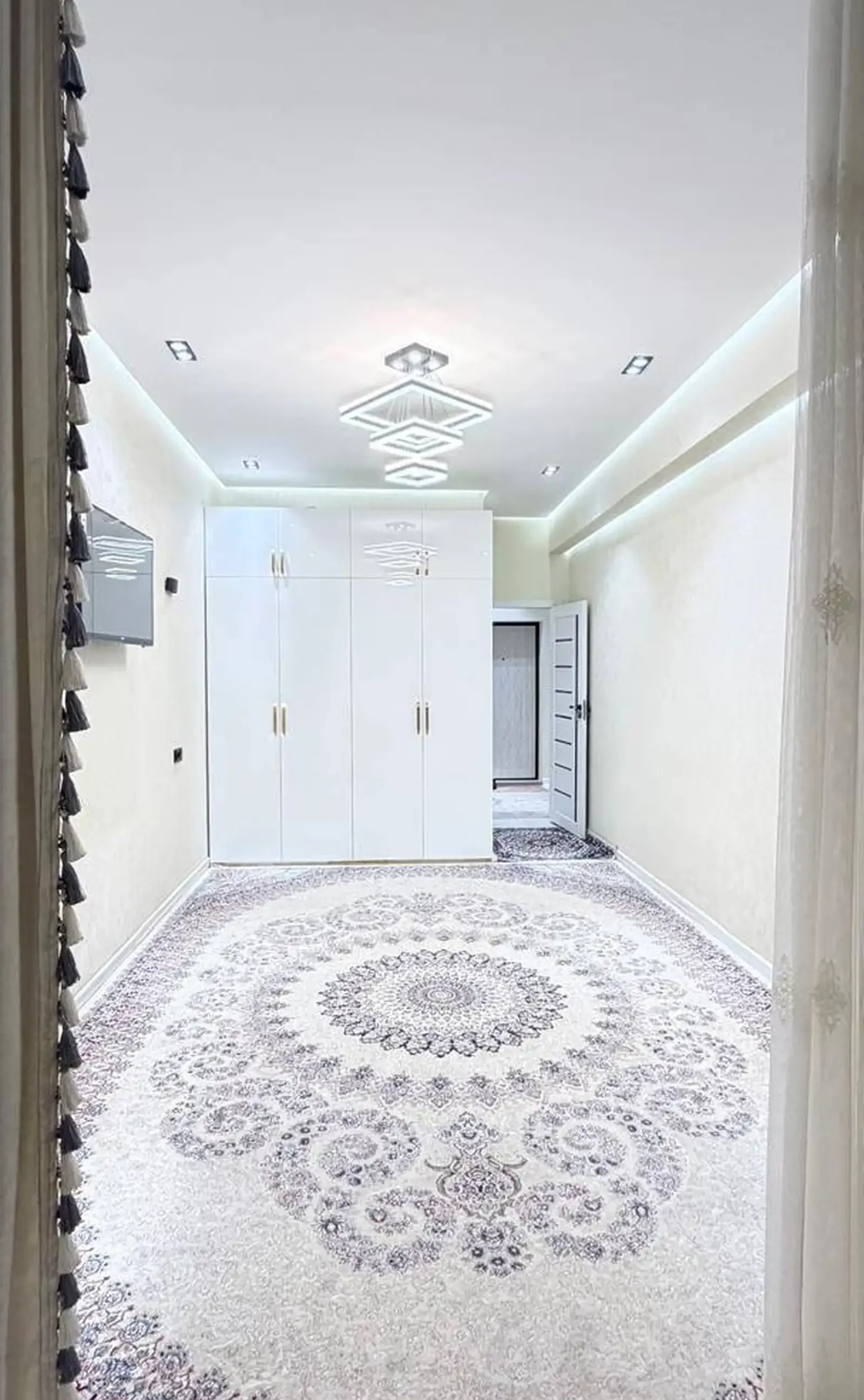 2-комн. квартира, 14 этаж, 55 м², Фирдавси — фото 8