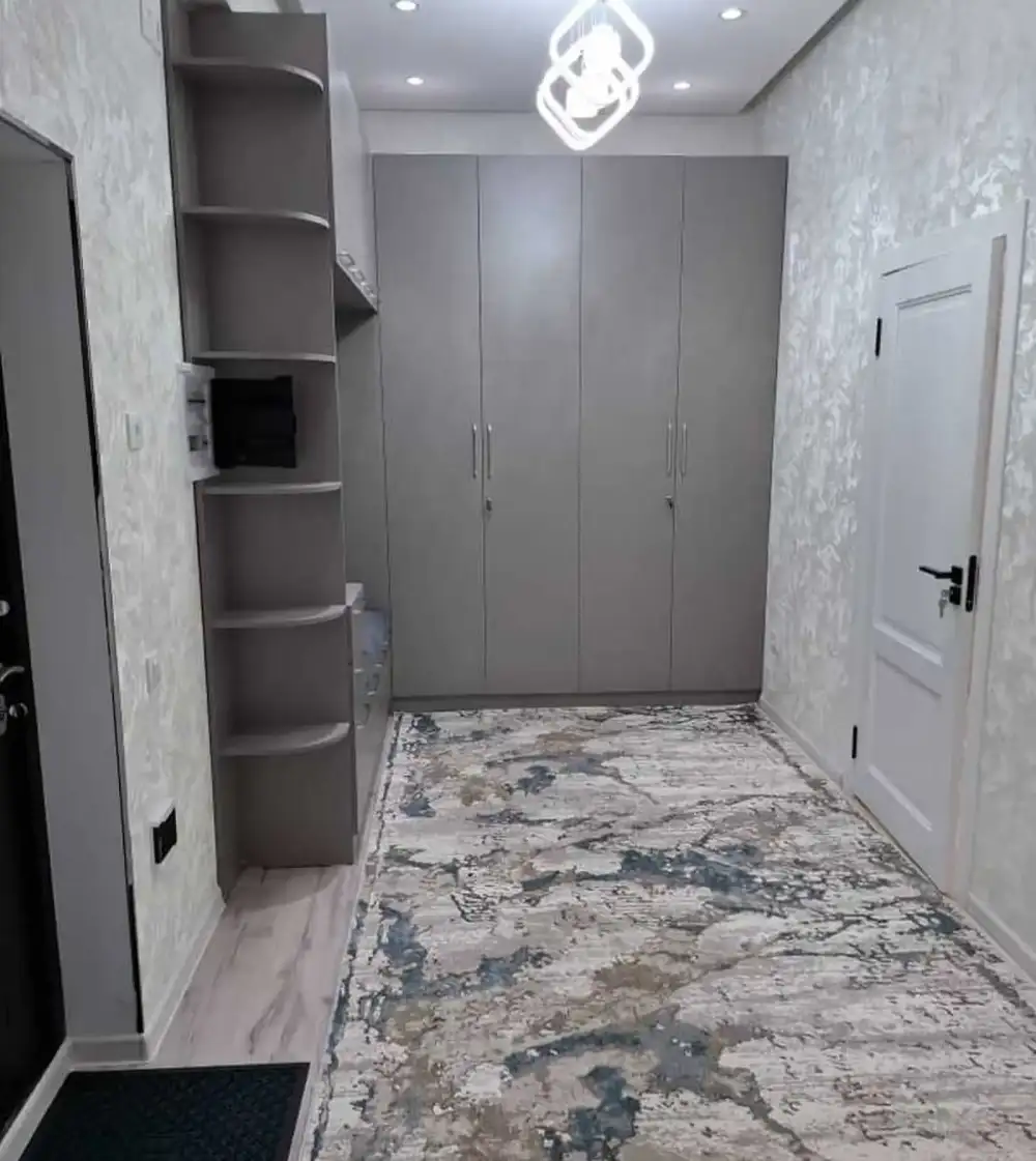 1-комн. квартира, 4 этаж, 60 м², Оперка, напротив парка Куруши Кабир, дом Кафе CAF
